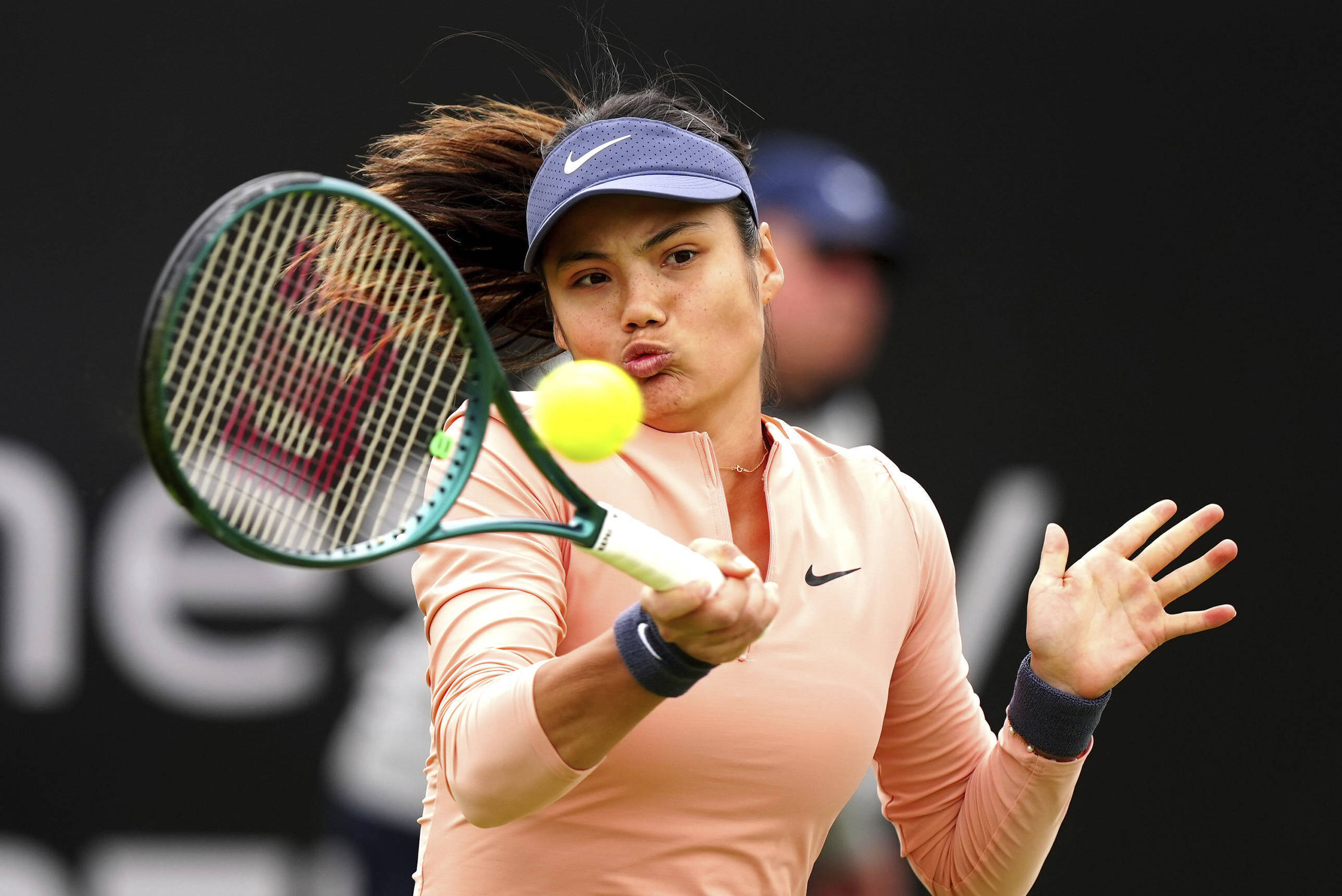 网球选手刷新世界纪录,震撼全场 网球选手刷新世界纪录,震撼全场